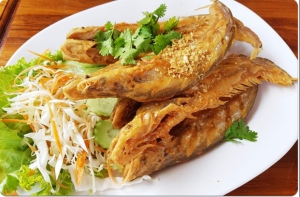 ปลาเนื้ออ่อนทอดกระเทียม