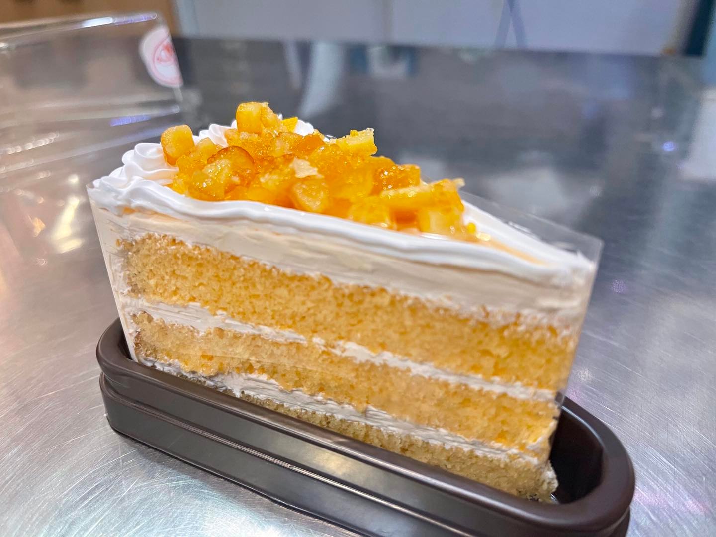 (58) เค้กส้มนมสด (ชิ้น)