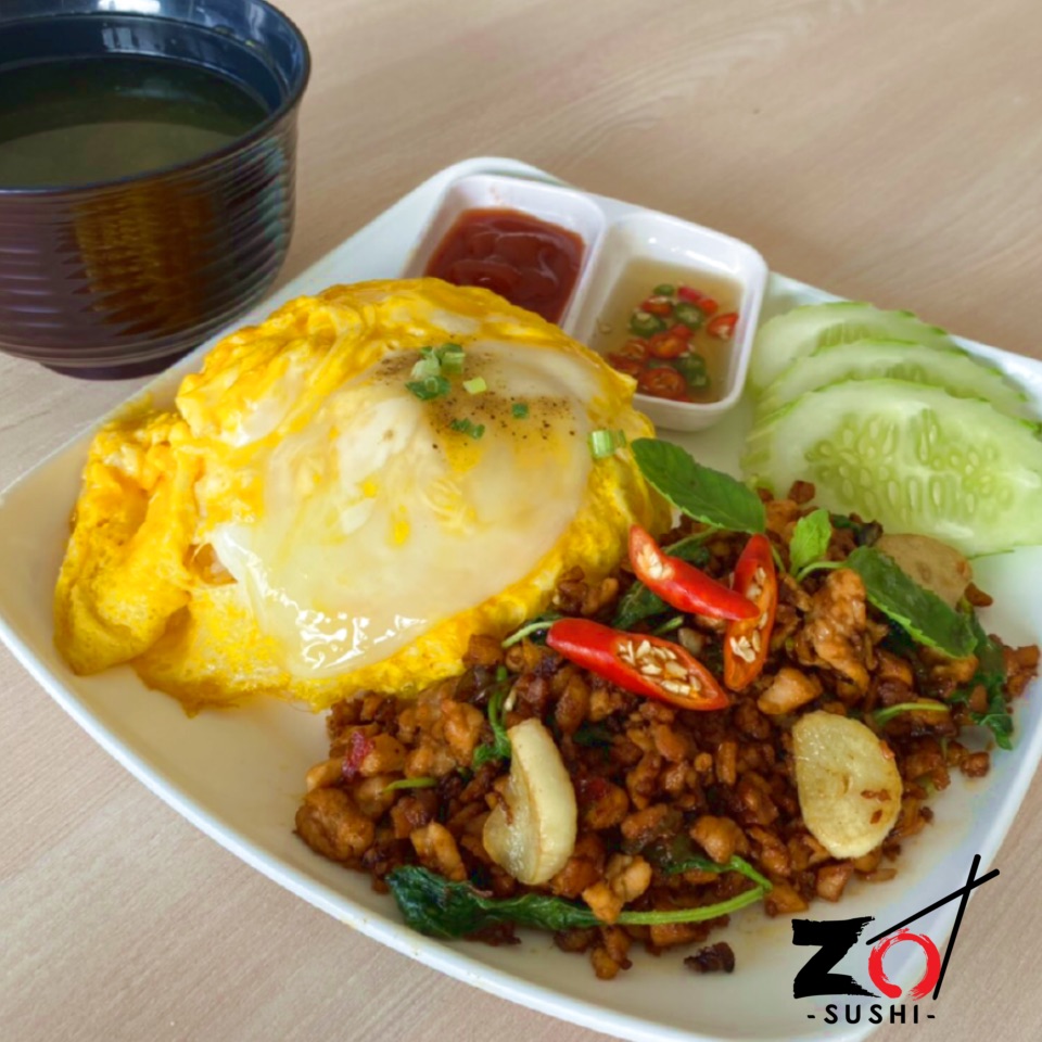 ข้าวกระเพาเเซลมอน ไข่ข้น + ซุปมิโสะ