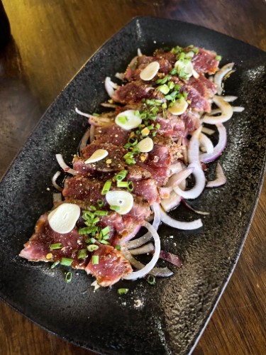 ยำเนื้อญี่สาน/Thai-Japanese fusion style spicy beef salad