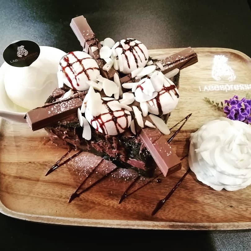 Nutella Black Toast นูเทลล่า แบล็คโทสต์   