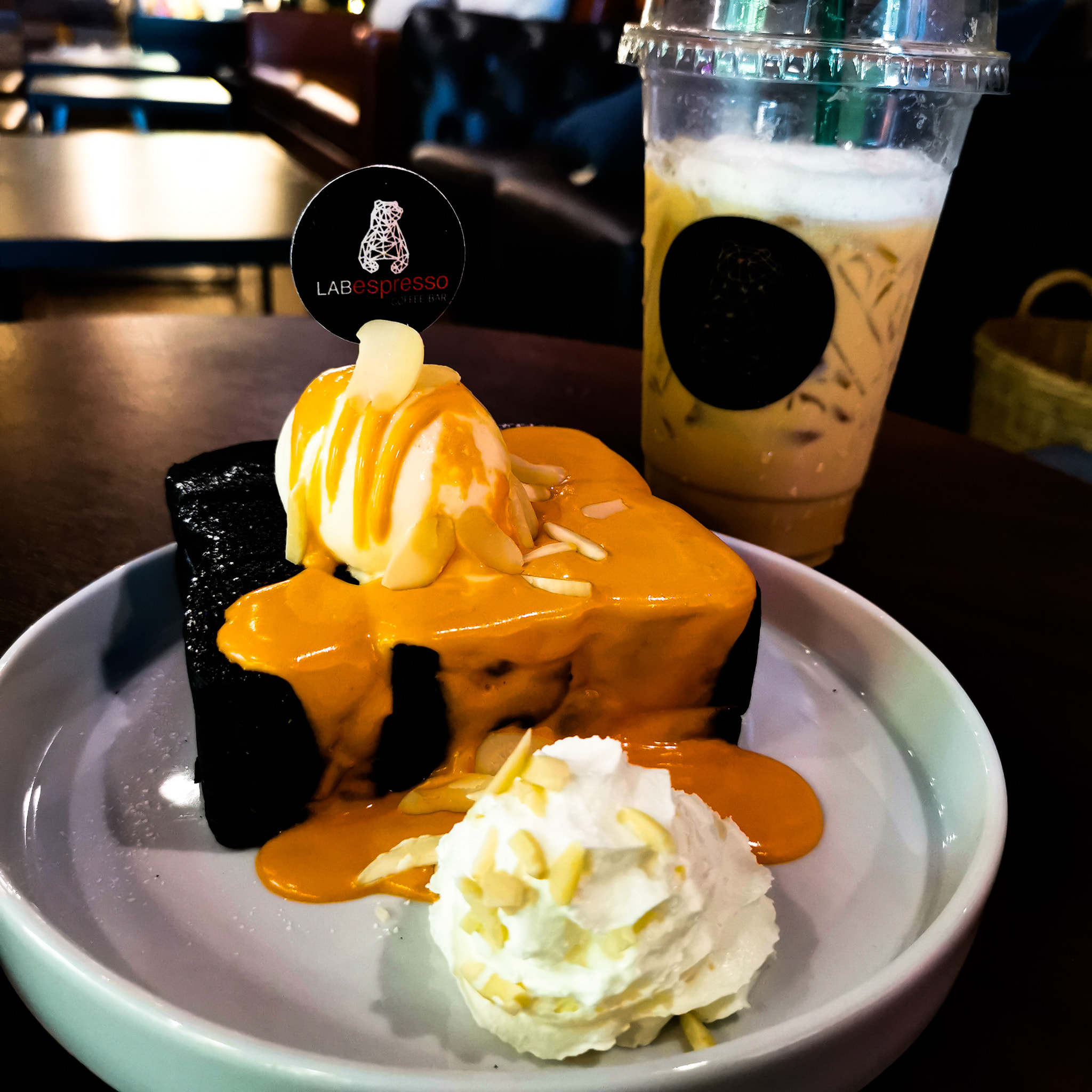 Thai Tea Lava Black Toast 