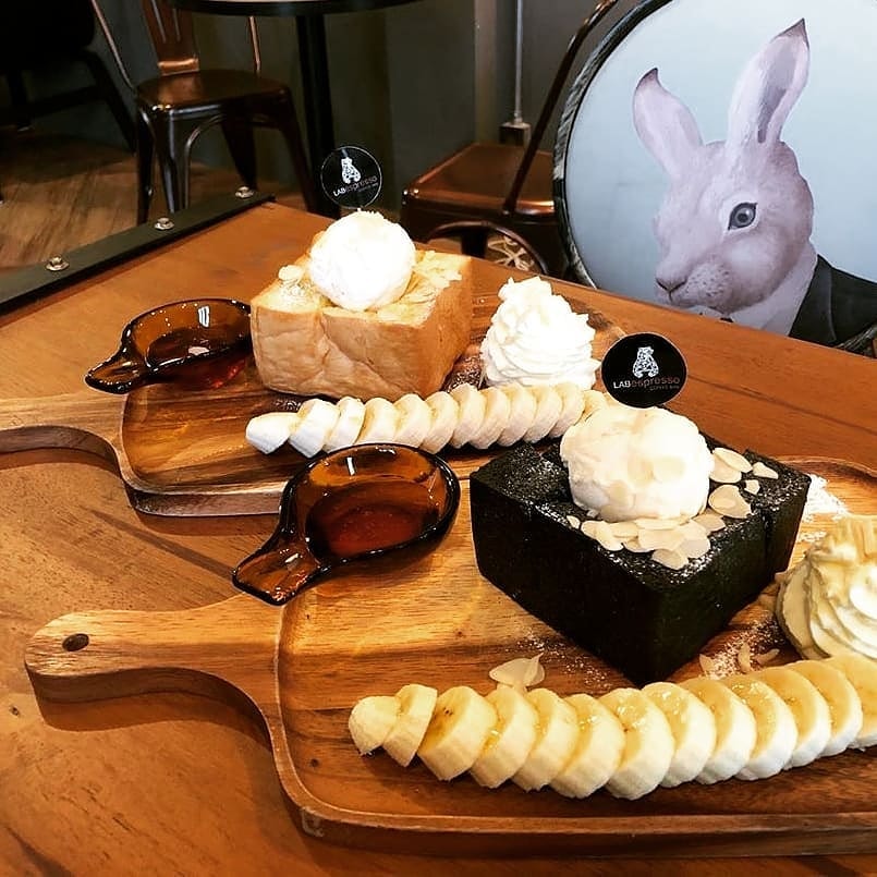 Black Honey Toast แบล็ค ฮันนี่โทสต์ 