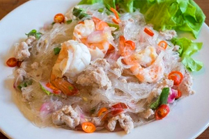 ยำวุ้นเส้นสูตรโบราณ