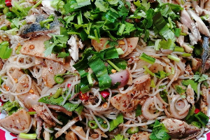 ยำขนมจีน