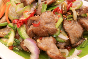 ยำเนื้อมะเขือเปาะ