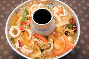 ต้มยำโป๊ะแตก   (หม้อ)