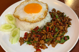 ข้าวกะเพรา เนื้อ