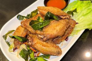 ปีกไก่ทอดน้ำปลา
