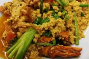 ปูนิ่มผัดผงกะหรี่