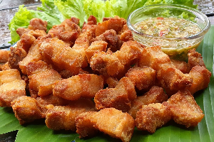 หมูสามชั้นทอดน้ำปลา