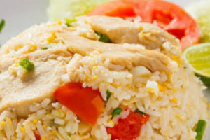 ข้าวผัดไก่+ไข่ดาว (CHICKEN FRIED RICE +FRIED EGG)