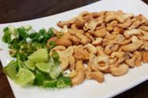 ยำเม็ดมะม่วง
