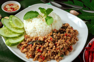 ข้าวผัดกะเพราหมูสับ