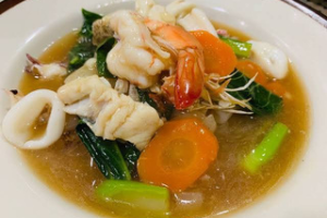 ราดหน้าทะเล