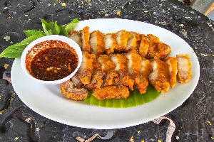 หมูสามชั้นทอดน้ำปลา
