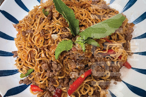 Wagyu Ground Beef Spicy Stir-fried Holy Basil Noodles – Flavor Explosion!