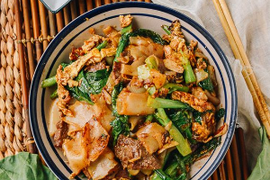 Fried big noodle-ผัดซีอิ๊วเส้นใหญ่