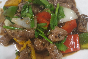 ผัดพริกไทยดำเนื้อ