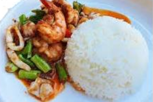 ข้าวผัดพริกแกงทะเล