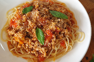 สปาเก็ตตี้ซอสมะเขือเทศหมูสับ