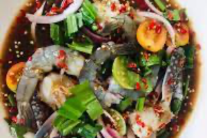 ยำกุ้งสด