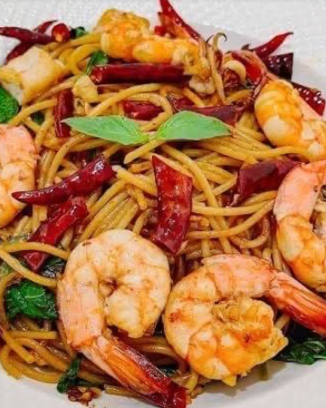 สปาเก็ตตี้ผัดพริกแห้งกุ้ง
