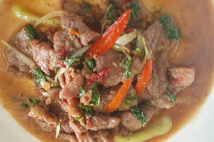 ผัดกะเพราหมู/ไก่/เนื้อ