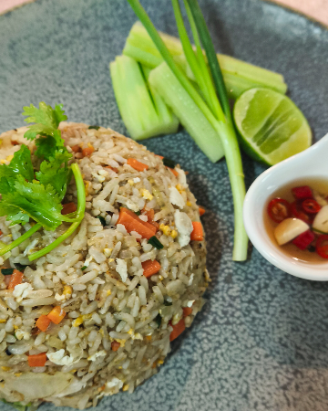 KHAO PAD GOONG OR POO / ข้าวผัดกุ้งหรือปู