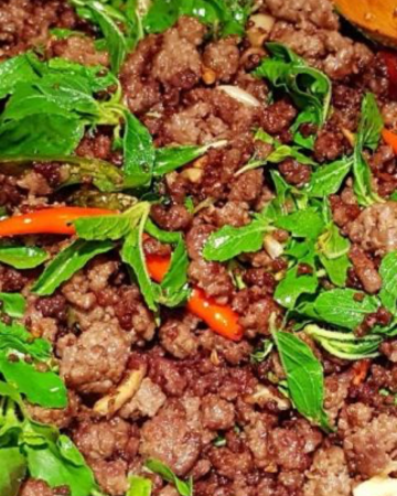 กะเพราเนื้อสับ (กับข้าว)