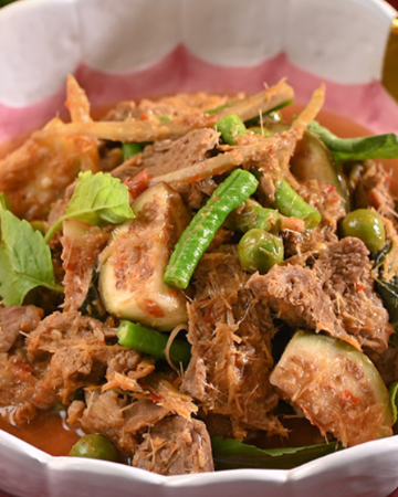 แกงป่าเนื้อ (กับข้าว)