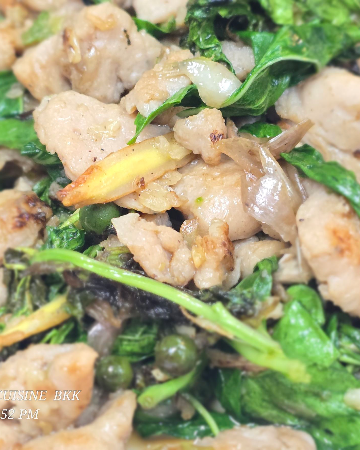 เนื้อปลาอินทรีขูด ผัดฉ่า (กับข้าว)