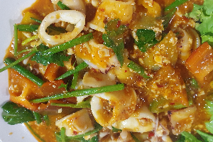 ปลาหมึกผัดไข่เค็ม