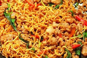 ผัดกะเพรามาม่า