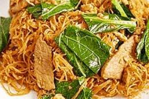 ผัดซีอิ้วเส้นหมี่