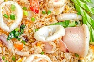 ข้าวผัดทะเล