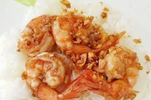 ข้าวกุ้งกะเทียม