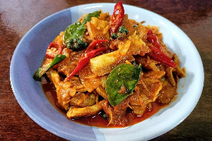 ผัดเผ็ดหมู