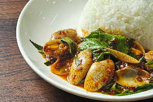 หอยลายผัดพริกเผาราดข้าว