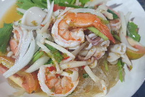 ยำวุ้นเส้นทะเล