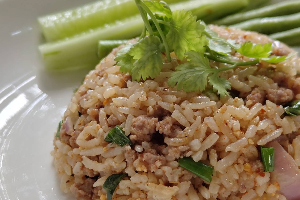 ข้าวผัดลาบ
