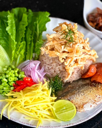 ข้าวคลุกกะปิ