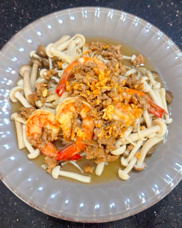 ผัดเห็ดกุ้งหมูสับ