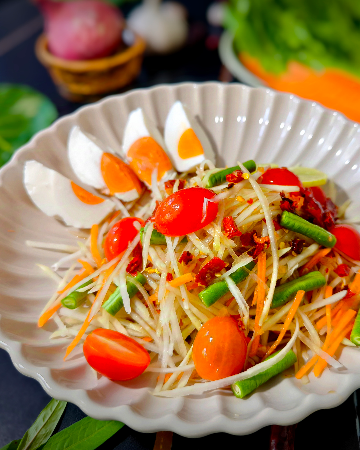 ส้มตำไทยไข่เค็ม