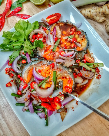 ยำปูไข่ดอง