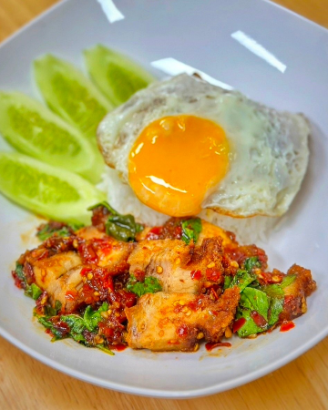 ข้าวกะเพราหมูกรอบ