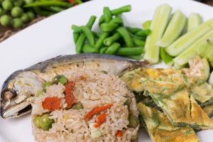 ข้าวผัดน้ำพริกปลาทู