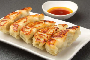 Gyoza (เกี๊ยวซ่า)