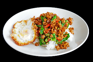 ข้าวกะเพราหมูสับ/ไก่สับ + ไข่ดาว