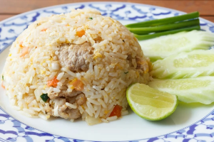 ข้าวผัดหมู